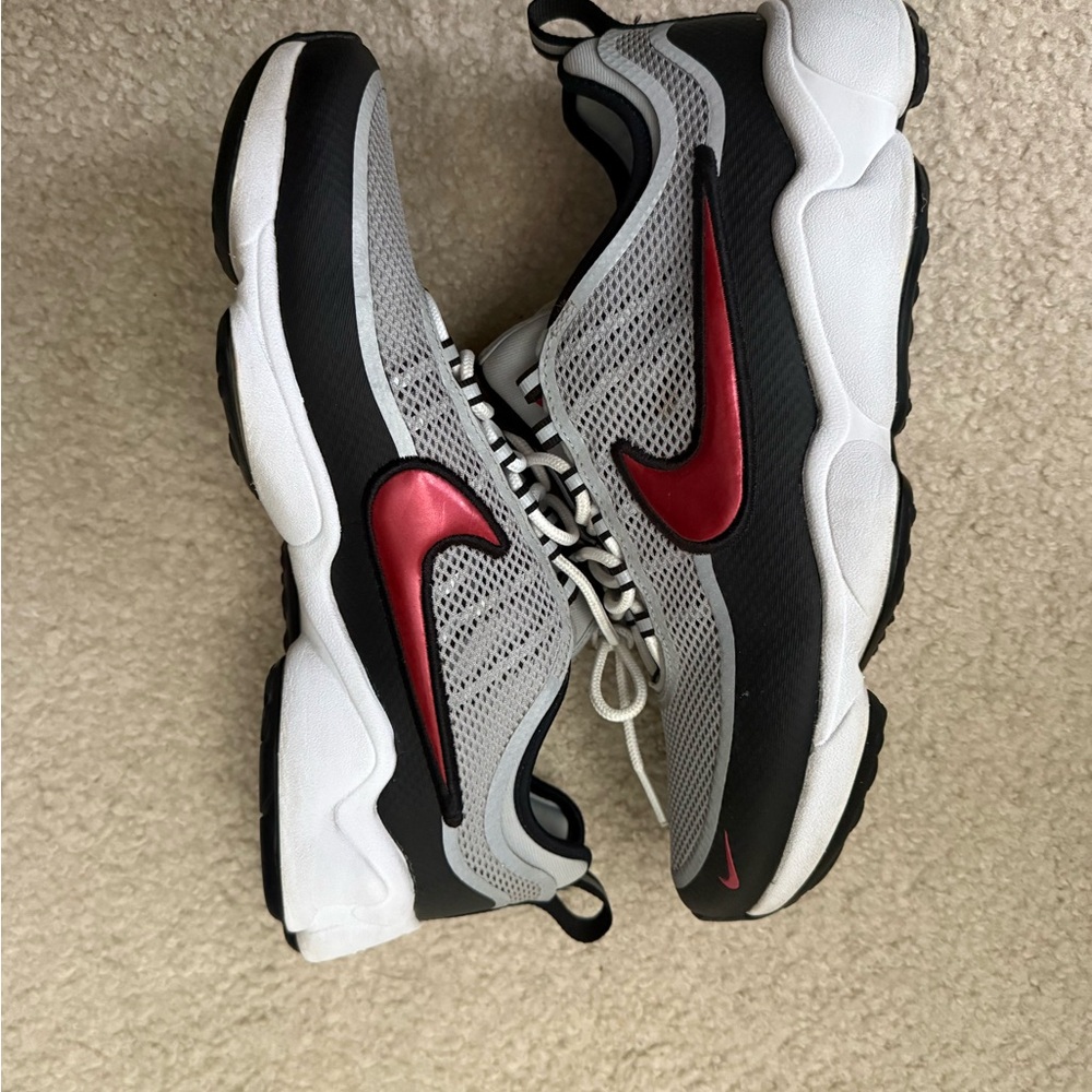 Nike Spiridon sz 10